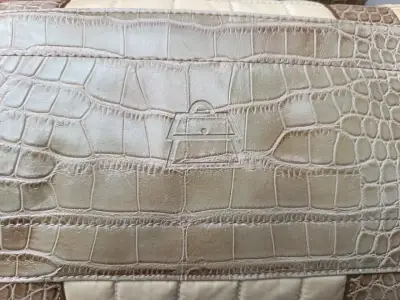 Cartera de hombro biege y café Kathy Van Zeeland - miniatura 4
