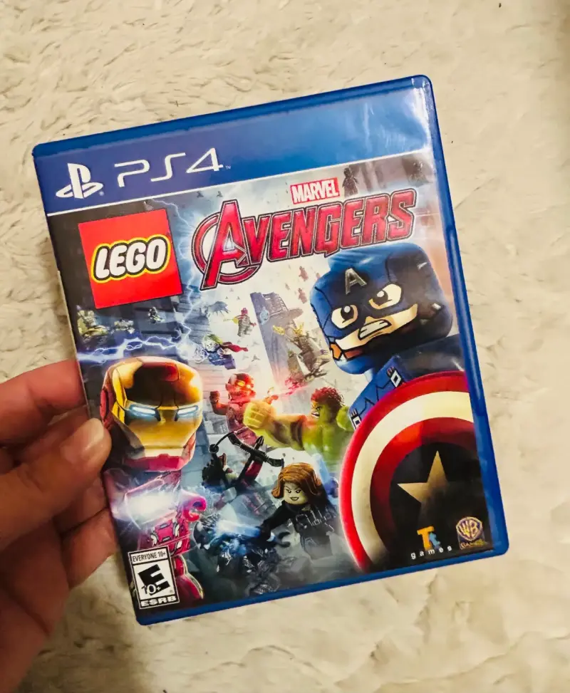 Juego PS4 LEGO Marvel Avengers en buen estado - 1