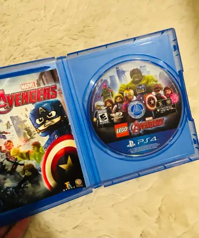 Juego PS4 LEGO Marvel Avengers en buen estado - miniatura 2