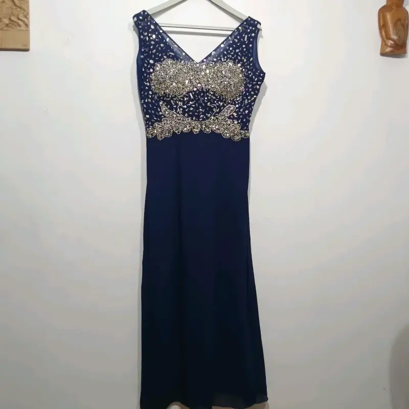 Vestido de fiesta azul con pedrería - 1