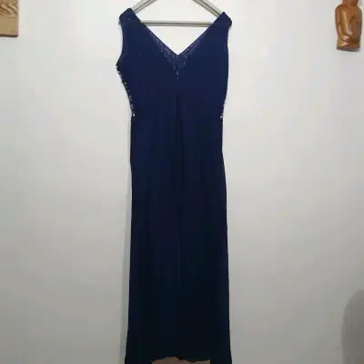 Vestido de fiesta azul con pedrería - miniatura 5