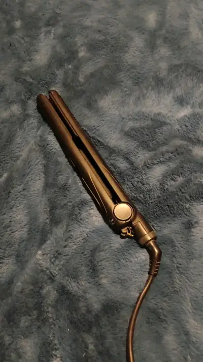 Plancha de Pelo Remington Negra - miniatura 1