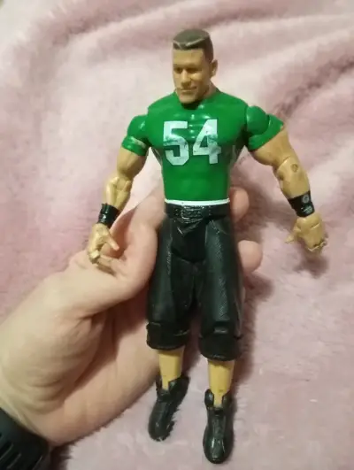 Figura de acción luchador con camiseta verde - miniatura 3