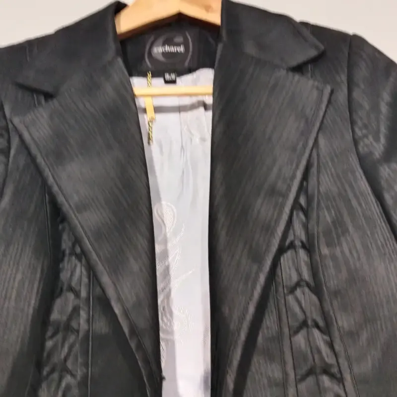 Blazer negro elegante para mujer - 2