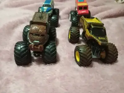 Lote 4 Hot Wheels Monster Trucks - miniatura 4