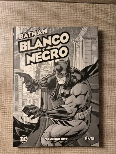 Cómic Batman Blanco y Negro Volumen Uno - miniatura 1