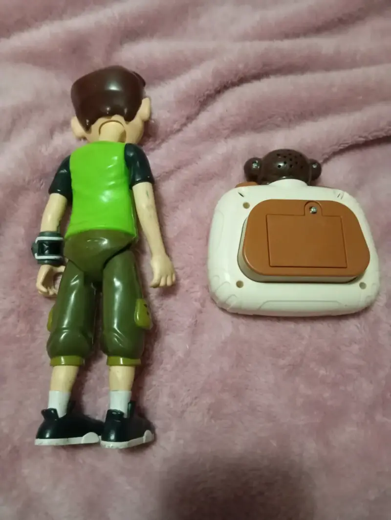 Lote de 2 juguetes Ben 10 y pop it - 3