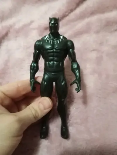 Figura de acción de superhéroe negro - miniatura 1