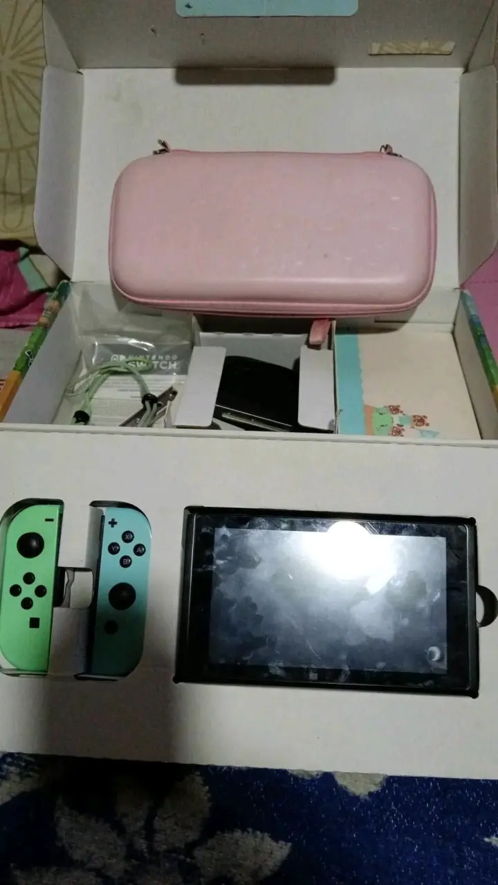 Consola Nintendo Switch con juegos y accesorios - 2