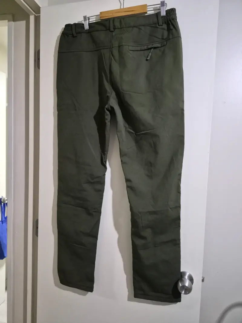 Pantalones outdoor verde militar con bolsillos - 1