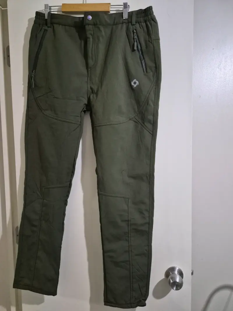 Pantalones outdoor verde militar con bolsillos - 2