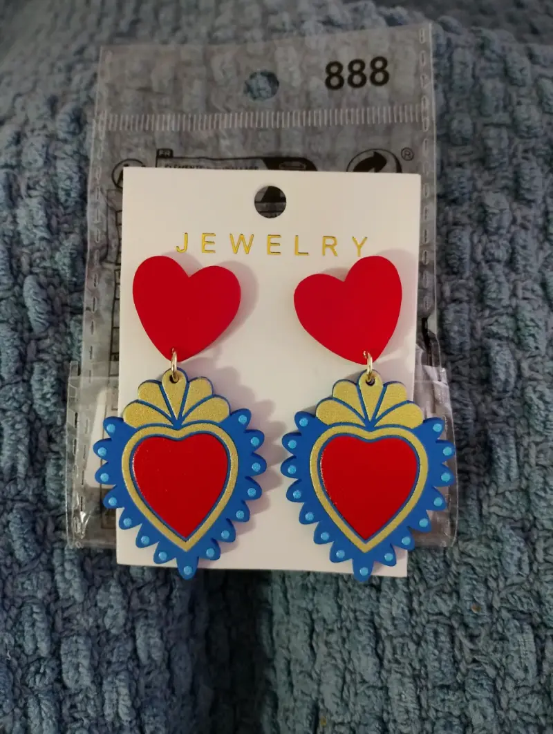 Aros colgantes corazón rojo y azul