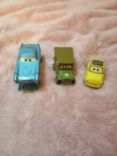 Set de 3 autos de juguete Cars Disney - miniatura 1