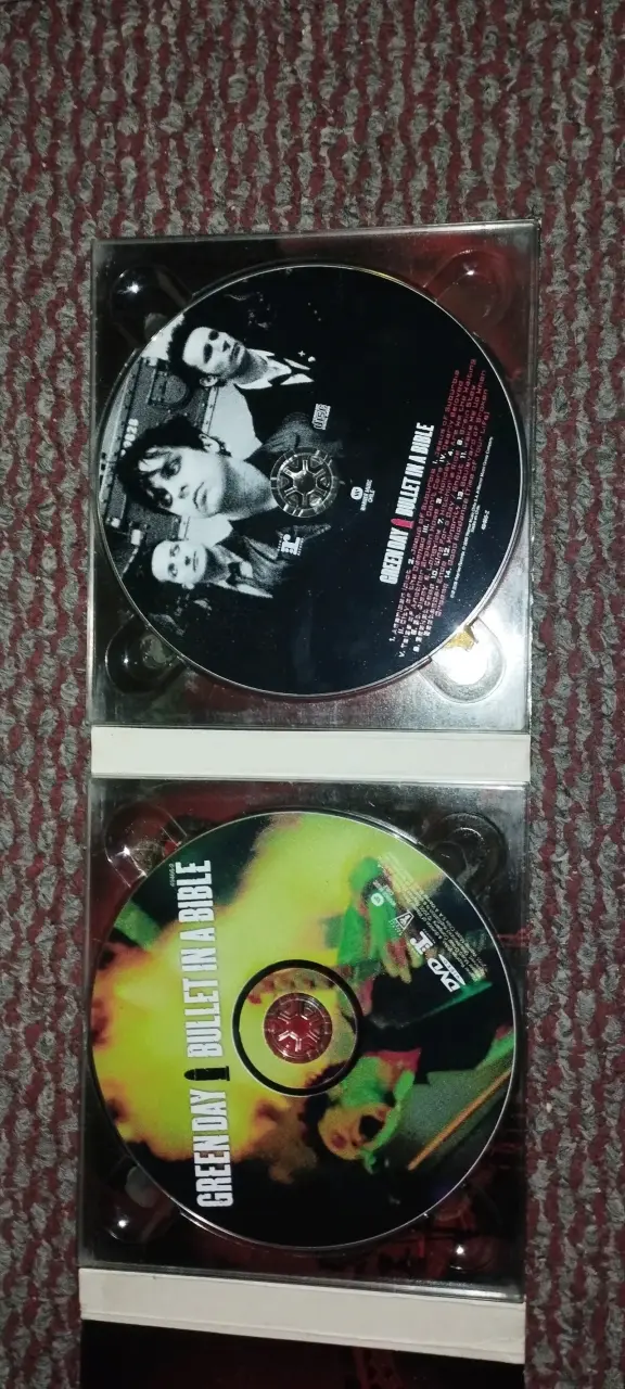 CD y DVD Green Day Bullet in a Bible - 4