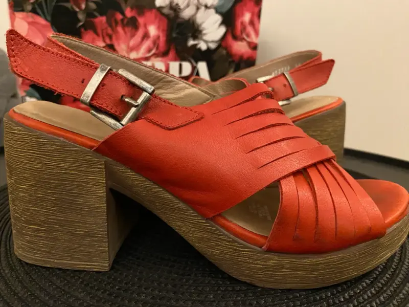 Sandalias de tacón alto rojas Zappa - 2