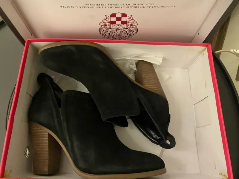 Botines de gamuza negra Vince Camuto - 3