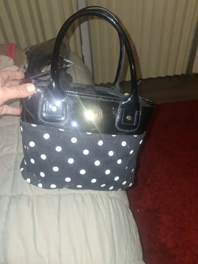 Bolso de mano negro con lunares blancos - 1
