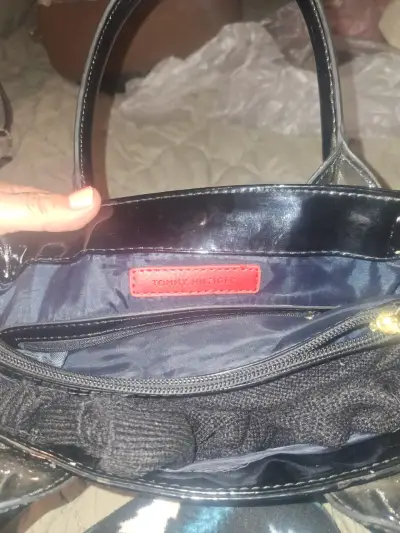 Bolso de mano negro con lunares blancos - miniatura 4
