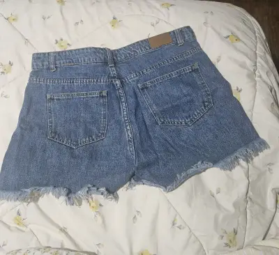 Falda Shorts de mezclilla con estilo desgastado - miniatura 1