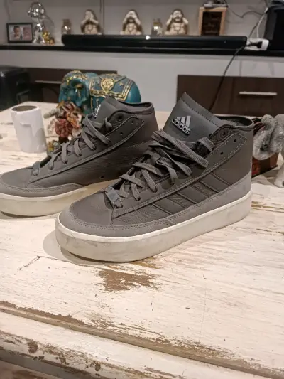Zapatillas Adidas grises de cuero y poliéster - miniatura 3