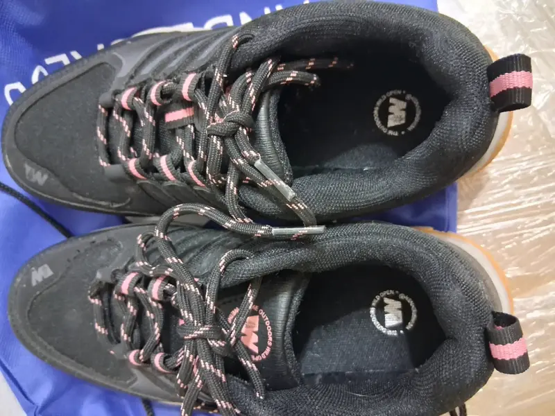 Zapatillas de trekking Weinbrenner negras para mujer - 2