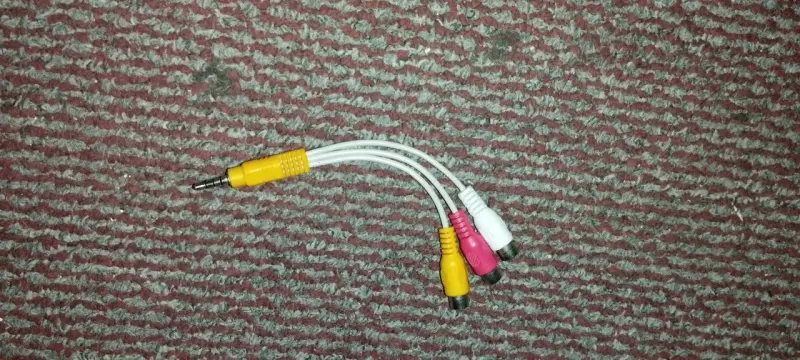 Cable adaptador de audio y video RCA a 3.5mm - 2