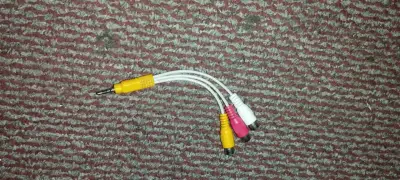 Cable adaptador de audio y video RCA a 3.5mm - miniatura 2