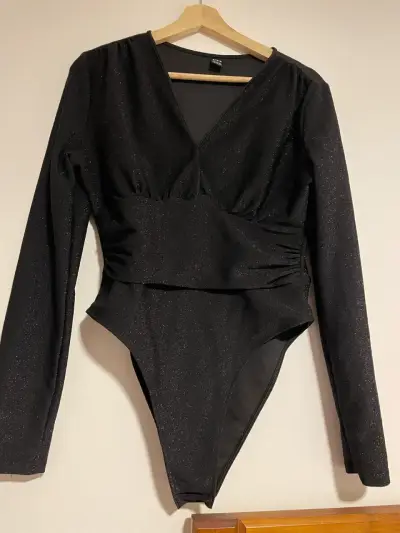 Body negro brillante Shein talla L - miniatura 1