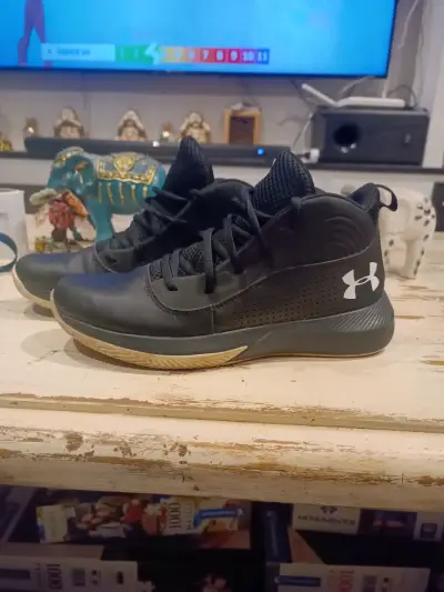 Zapatillas deportivas negras Under Armour talla 40 - miniatura 2
