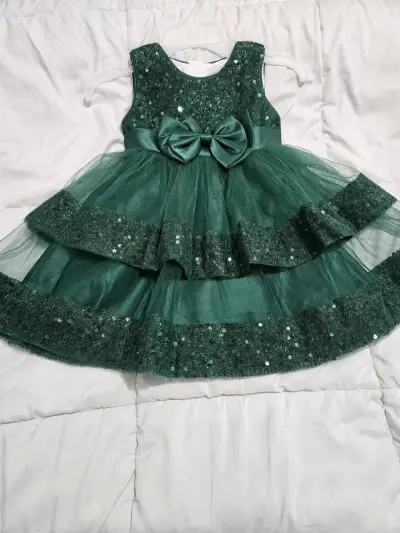 Vestido de fiesta verde para niña con lentejuelas - miniatura 2