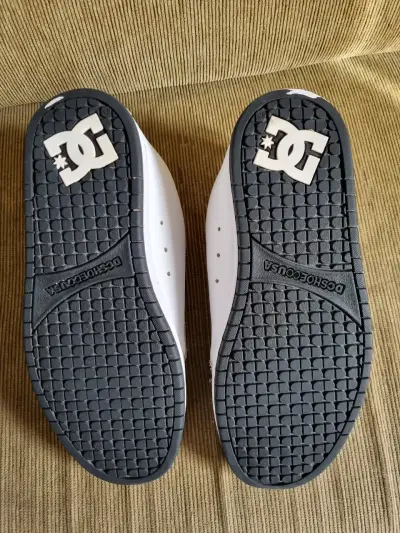 Zapatillas blancas DC Shoes para hombre - miniatura 4