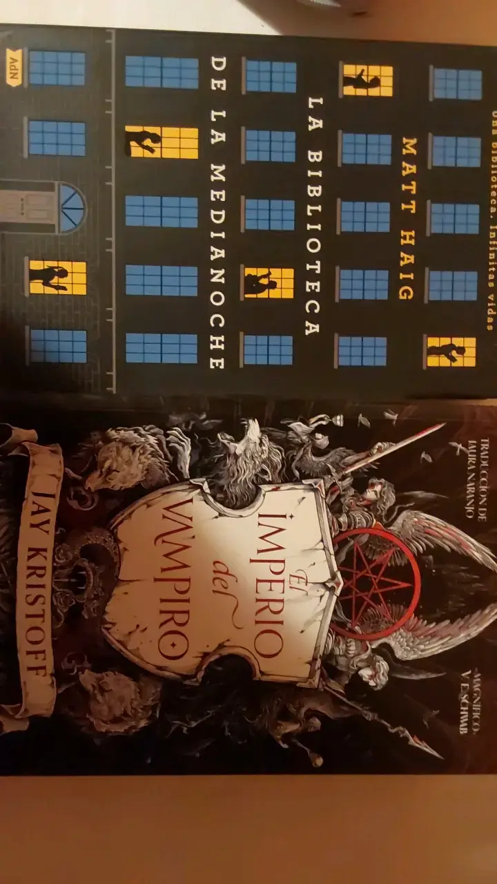 Pack de libros 'La Biblioteca de la Medianoche' y 'El Imperio del Vampiro'