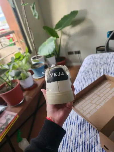 Zapatillas blancas Veja de cuero para hombre - miniatura 4