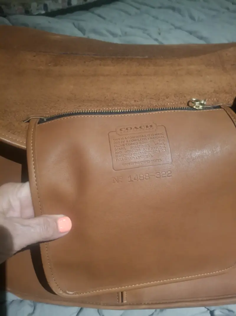 Bolso de cuero marrón Coach con cierre - 3