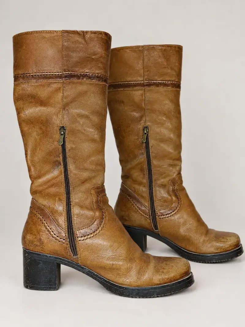 Botas de cuero marrón
