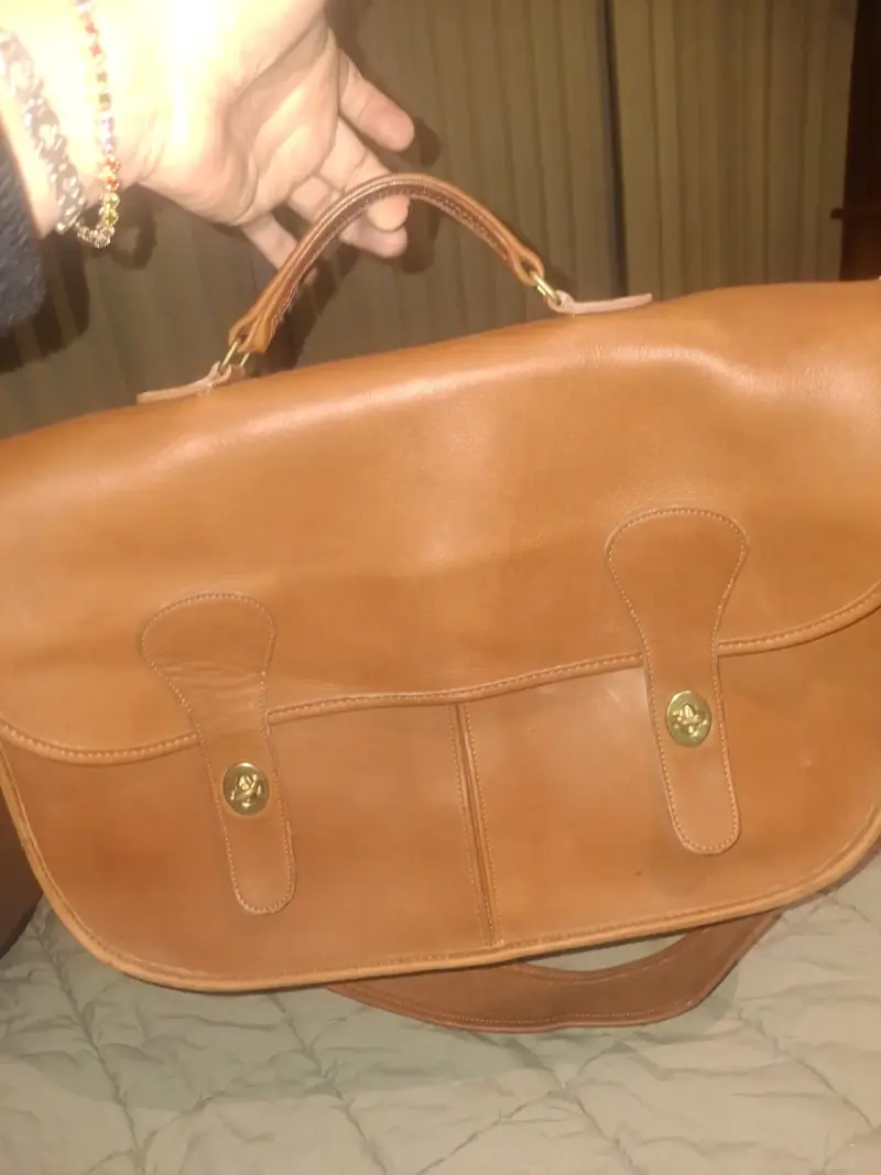 Bolso de cuero marrón Coach con cierre - 5