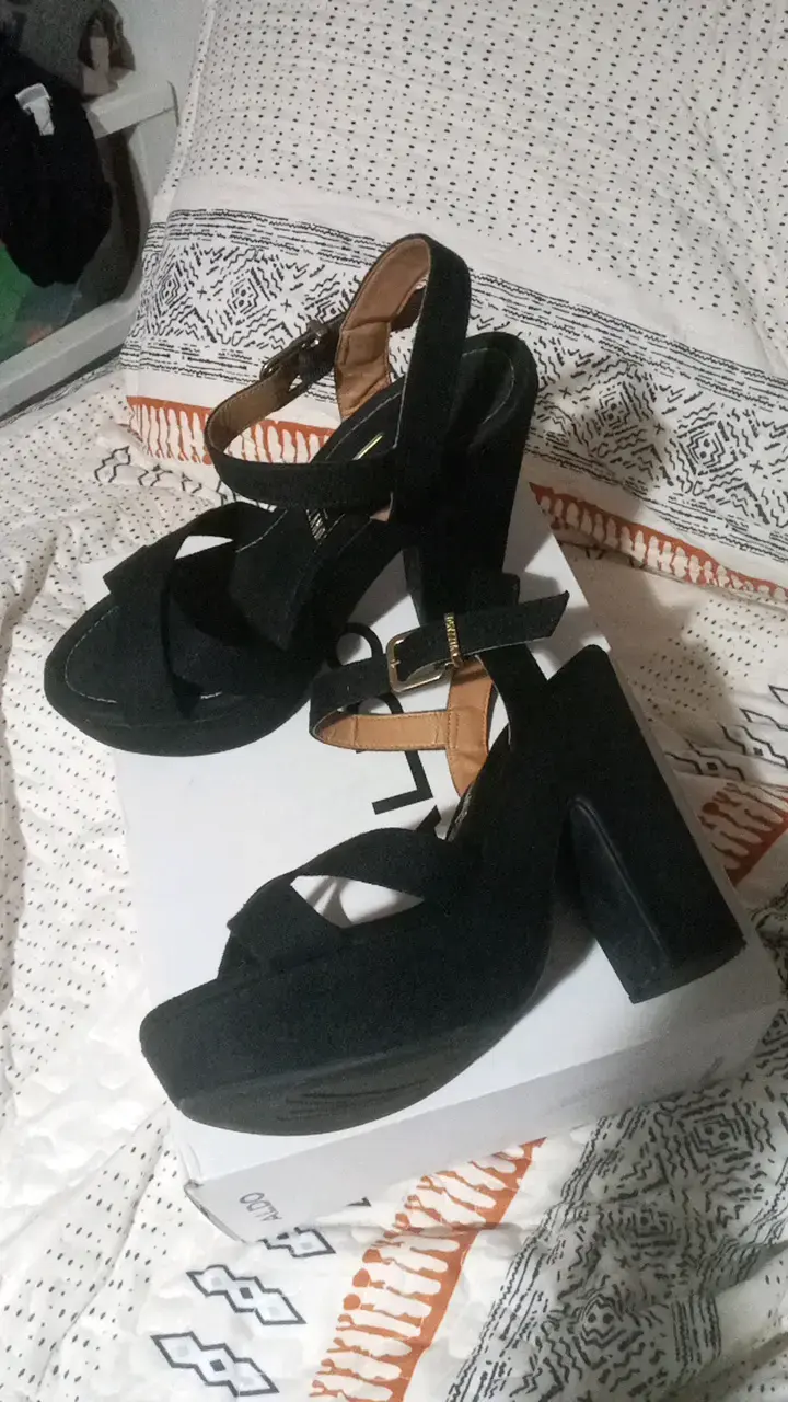 Sandalias de tacón alto negras elegantes - 2