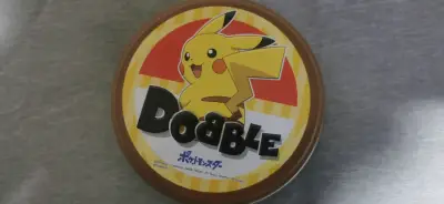 Juego de mesa Dobble / Spot It! versión Pokémon - miniatura 1
