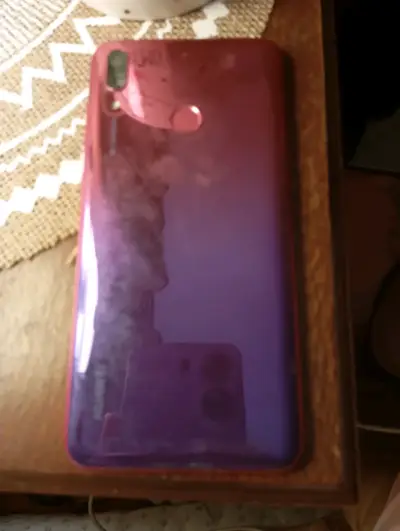 Huawei Y7 smartphone con pantalla rota - miniatura 3