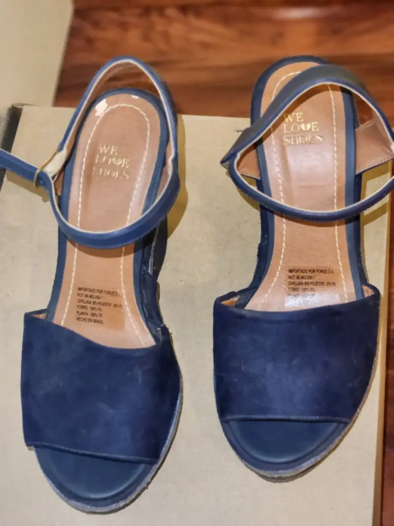 Sandalias de plataforma azul con bordado floral - 2