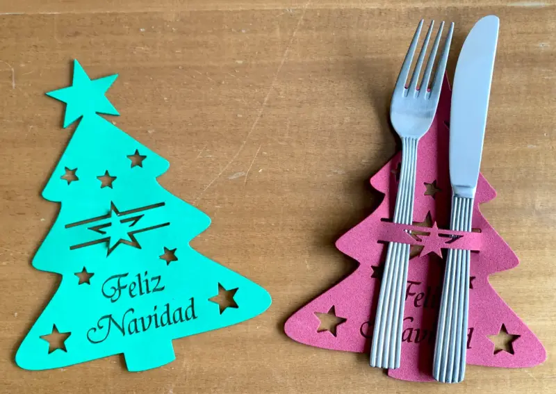Porta cubiertos navideños en forma de árbol - 1