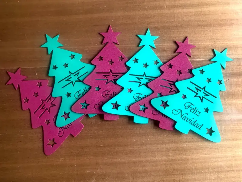 Porta cubiertos navideños en forma de árbol - 4