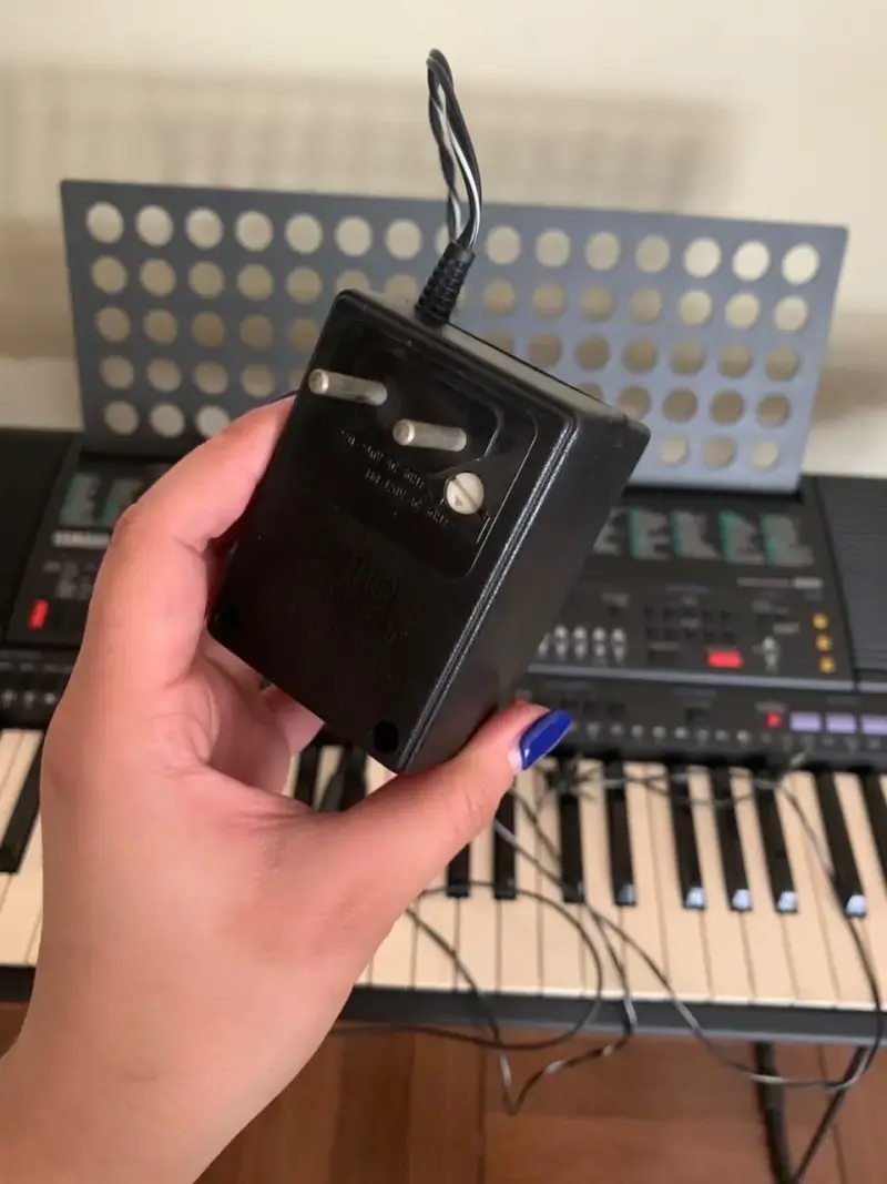 Teclado Yamaha PSR-300 con soporte y pedal - 2