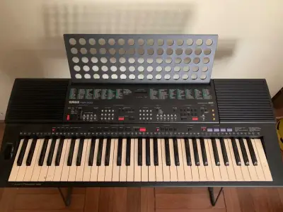 Teclado Yamaha PSR-300 con soporte y pedal - miniatura 4