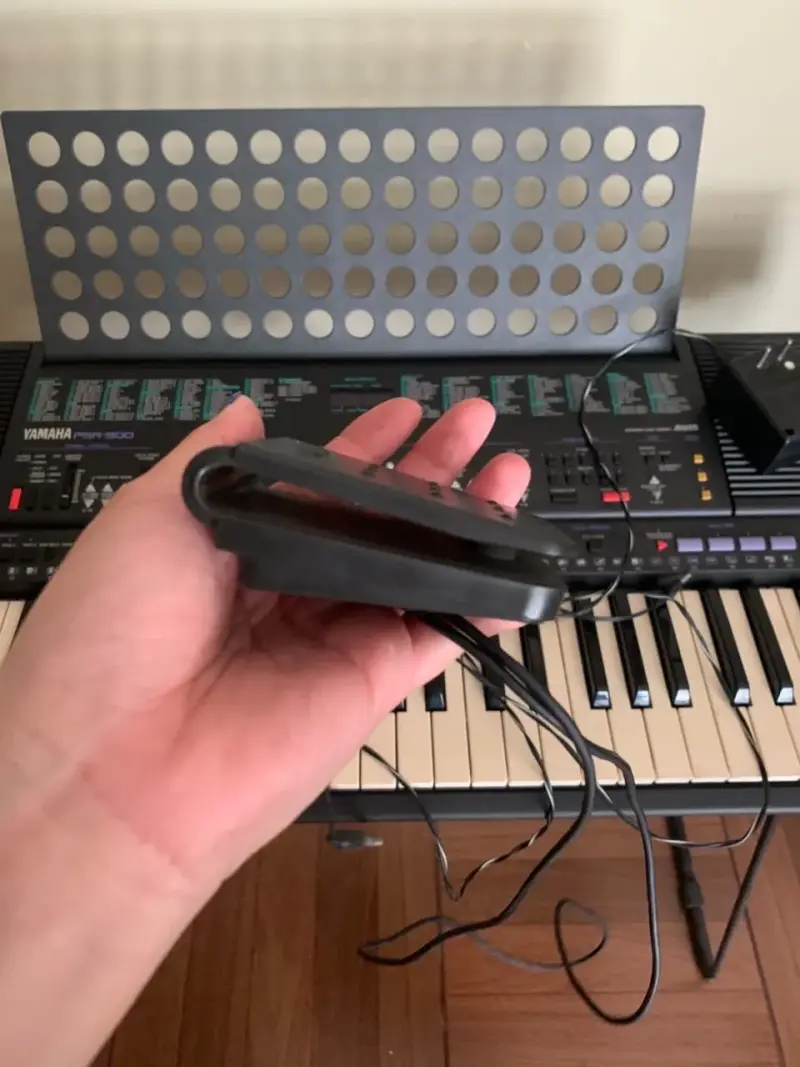 Teclado Yamaha PSR-300 con soporte y pedal - 6