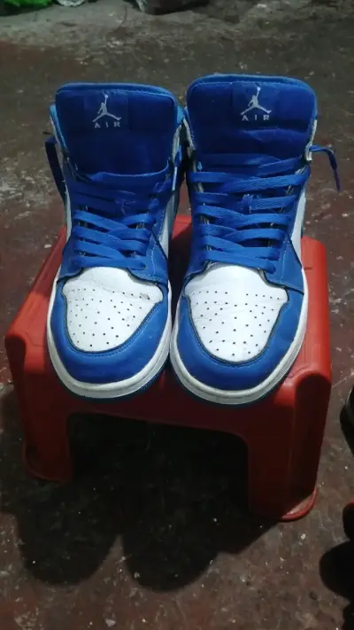 Zapatillas deportivas azules y blancas Air Jordan - miniatura 1