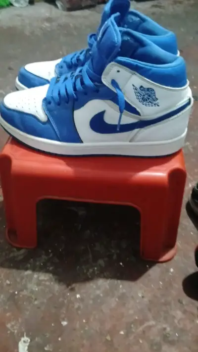 Zapatillas deportivas azules y blancas Air Jordan - miniatura 2