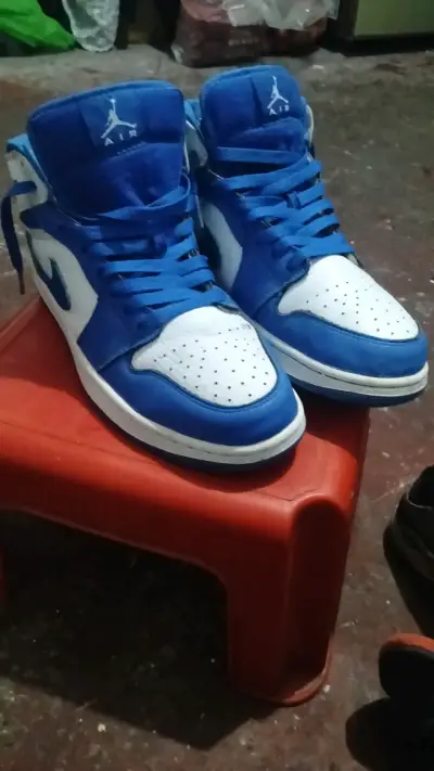 Zapatillas deportivas azules y blancas Air Jordan - miniatura 3
