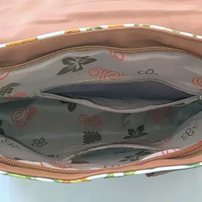 Cartera Bandolera Floral Ecocuero - NUEVA - miniatura 4