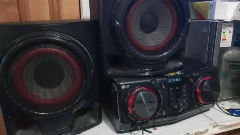 Sistema de sonido LG CAJ5 720W RMS - 4